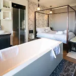 Maison Valmer - L'armateur, Elegant Penthouse Classe 4 Etoiles Apartment