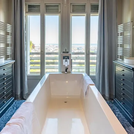 Maison Valmer - L'armateur, Elegant Penthouse Classe 4 Etoiles Daire